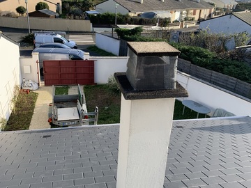 Enlèvement des mousses manuellement suivi d’un traitement de toiture secteur Champigny-sur-Marne